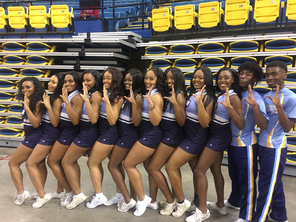 t_rachella's tweet photo. The cheerleaders ❣️ #CPhiL https://t.co/fKpweq5DLs