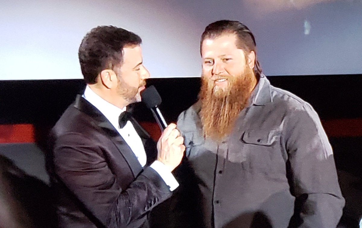 LanceUlanoff's tweet photo. #MikesBeard. #Oscars https://t.co/SI99kTOXsu