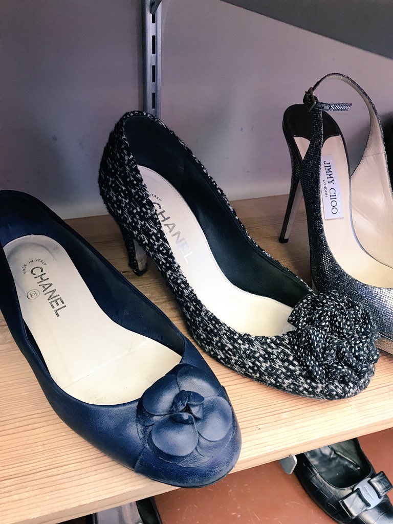 thriftyelements's tweet photo. High end designer shoes at my local #thriftstore 🖤@CHANEL #HeelsOfTheDay #shoesaddict #shoes #shoplocal #thrifty #thriftstorefinds #reuse #reduce #Recycle #shopsecondhand #thriftyelements #Fashionable #fashionstyle #styleblog #styleblogger #ootdfashion #OTD #wiwt https://t.co/k5PSXHW7qw