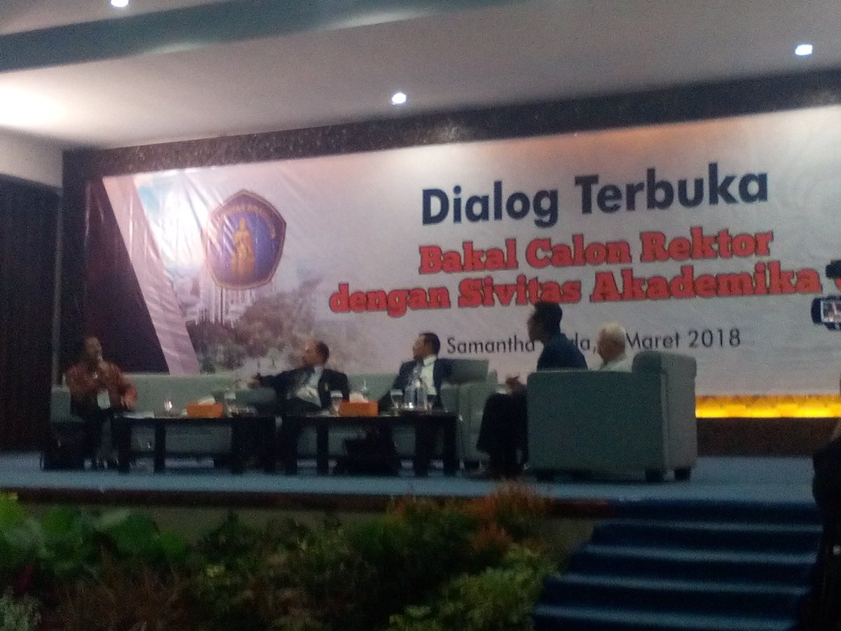 UB_Official's tweet photo. Pemaparan keempat disampaikan oleh Dr. Drs. Tjahyo Suprajogo, https://t.co/VGNbs2SKrg.
Visi: Menjadi Universitas berstandar Internasional yg berdaya saing global 2025 dan mampu membangun peradaban dunia melalui Tri Dhrama Perguruan Tinggi

#UBEvent #PilrekUB https://t.co/wxyPXNkoMj
