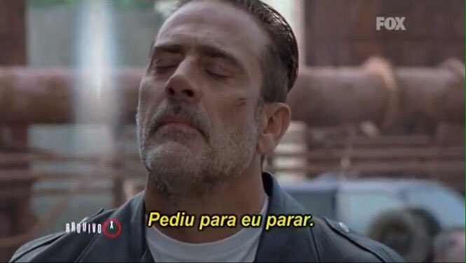 kingnreedus's tweet photo. a reação do negan eu to muito fora de mim #TWD8NaFOX https://t.co/7glBWYhbqB