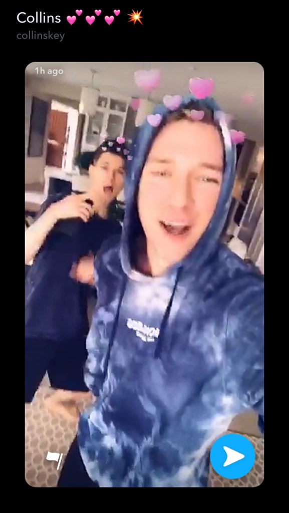 ZGroothousen's tweet photo. So I just realized that in @CollinsKey story @DevanKey IS WEARING SHORTS!!!! I never thought that this would happen 😂😂💕💕💕 https://t.co/3OffNHiq6Z
