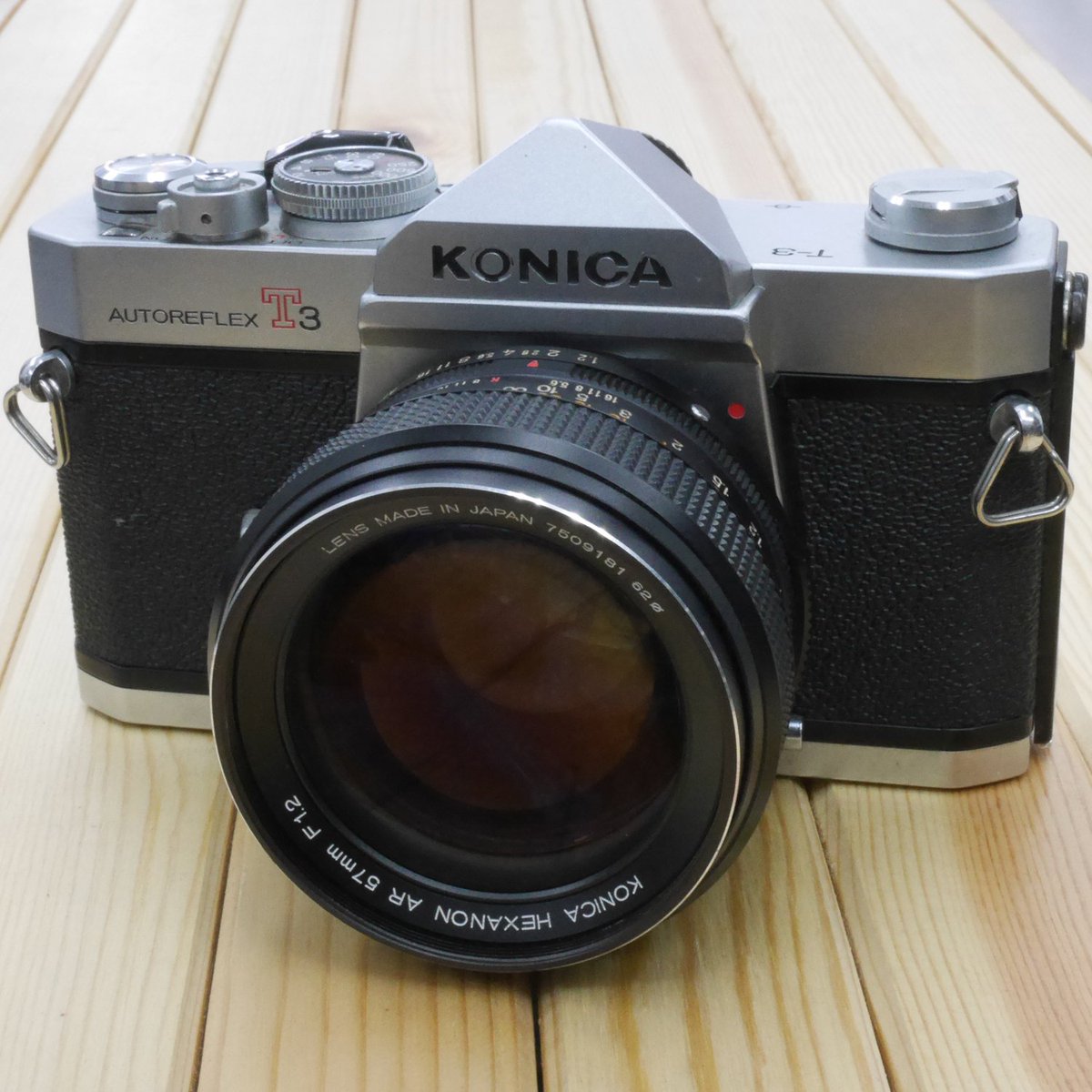 champcamera's tweet photo. #コニカ #AUTOREFLEX T3
大口径HEXANON AR 57mmF1.2付で
さわれば欲しくなる一品です。
Bランクで40,000円 by #たまプラーザ 店 #KONICA #autoreflext3 https://t.co/4C8nw63NZ7