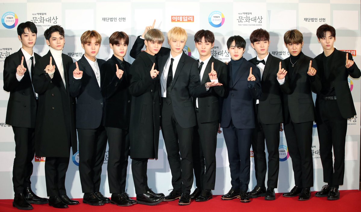 Jeff__Benjamin's tweet photo. The most active #Kpop acts on social networks for week of 3/3/18, per @Billboard's Social 50 chart:
See more on my Instagram Story: https://t.co/9uyoX8ibrI
*1. BTS (-)*
2. EXO (-)
3. Seventeen (-)
4. Wanna One (-)
5. Blackpink (-)
6. Monsta X (-)
7. Red Velvet (Chart Return!) https://t.co/mHMIDFtWUX