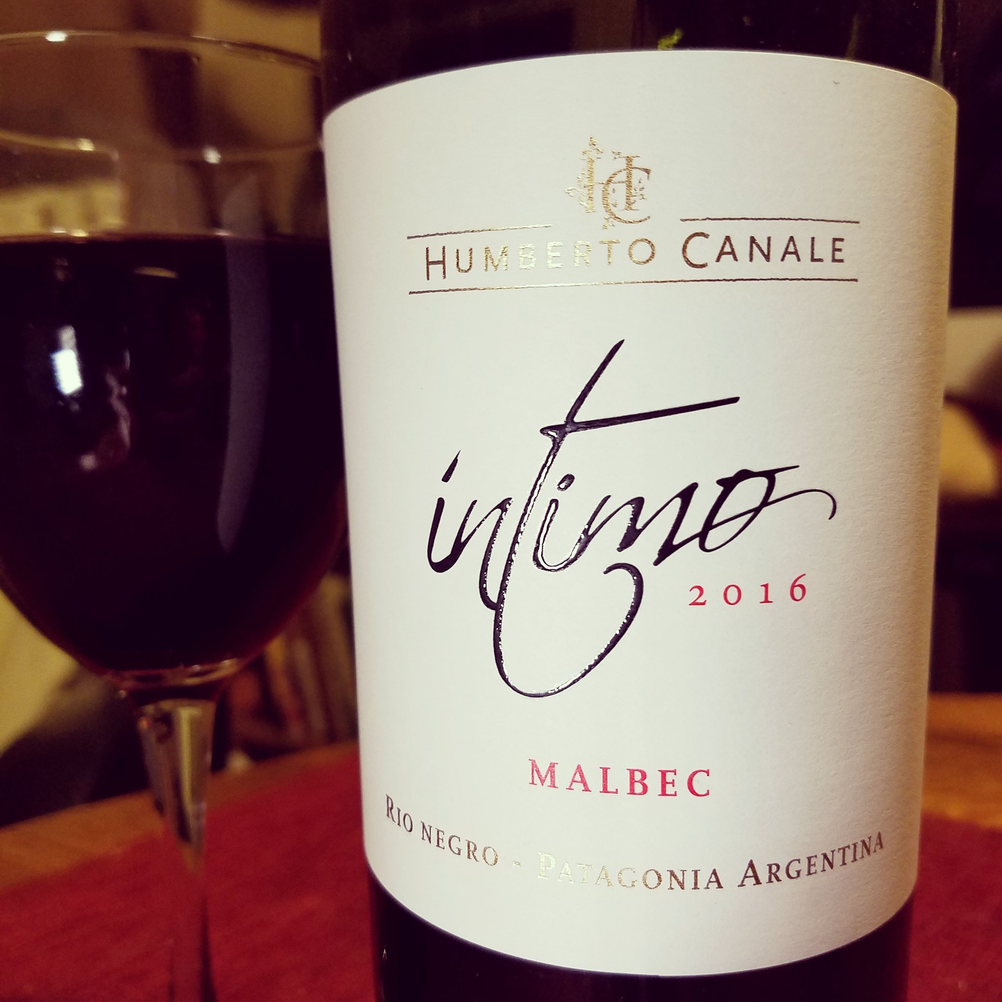 Seis vinos tintos para disfrutar durante la cuarentena