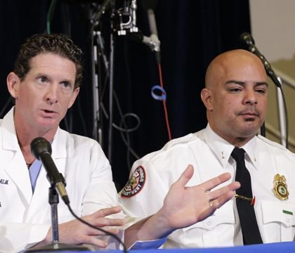 EMS1's tweet photo. Firefighter-paramedic recounts Fla. school shooting, saving teen's life https://t.co/yK3jaEMsQh https://t.co/3RUL3FNvSB