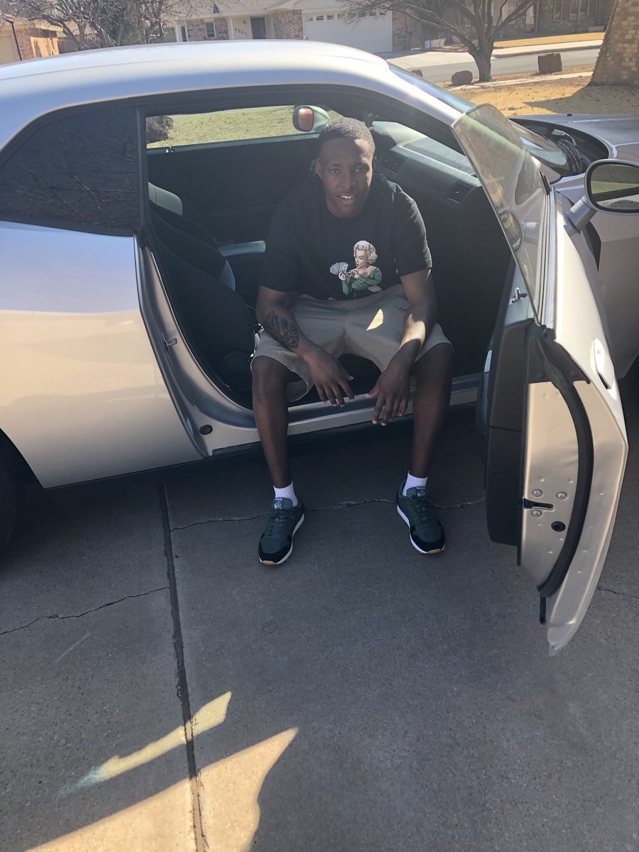 Dre_BoutPape's tweet photo. For real niggas the love always out weigh the hate #RIPOUTLAW #REALNIGGASUP1 https://t.co/HXmPlOkOrS