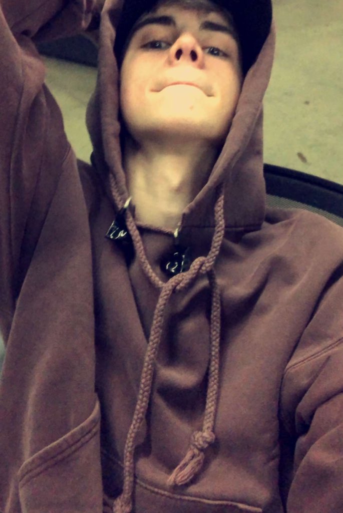 DailyUpdatesWDW's tweet photo. {VOTE ATTACK} 

#WhyDontWe #BestBoyBand #iHeartAwards 
RT if you love a good corbean https://t.co/8AxpJoKFK4