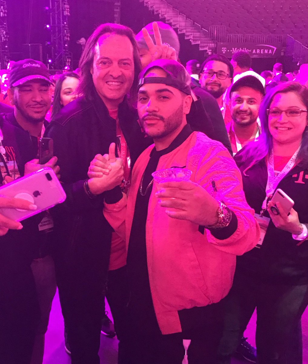SwagzillaJF's tweet photo. #WC18  #3Xwinner #PEAKWinner #GOAT @JohnLegere https://t.co/zFfwO2XeRv