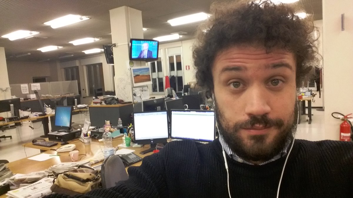 Facile fare la #MaratonaMentana con tutti quegli inviati e ospiti in studio. Qui alla redazione web del <a href="/iltirreno/">Il Tirreno</a> sono rimasto solo, l'ordine è di resistere un minuto in più di <a href="/chiccola7/">Enrico Mentana</a>