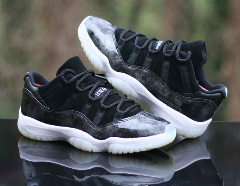 Check out Nike Air Jordan 11 Retro Low Barons 528895-010 Black Silver White Size 9.5 #Nike ebay.com/itm/1427111646… via @eBay                                                  #airjordan11retro