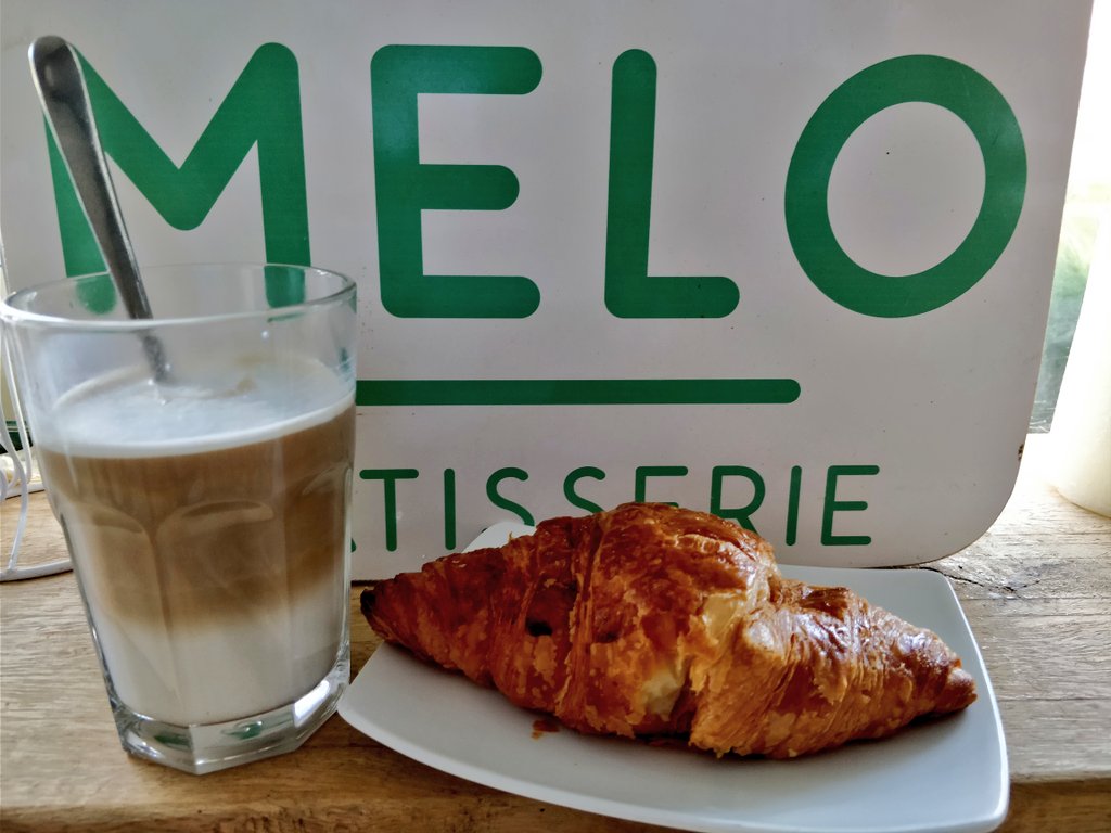 MeloDakar's tweet photo. Venez, nous avons éliminé le lundi !
#LatteMacchiato #Open7/7 #GottaLoveTL221 #MeloBreakfast #MeloPatisserie https://t.co/xdit3GX3Ax
