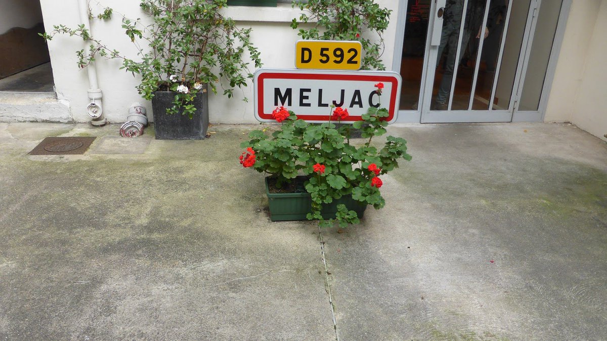 ParisBiseArt's tweet photo. Où il est question d'interrupteurs, d'Aveyron et de Pompiers...
https://t.co/yojshAVKd1
#Paris #Paris15 #Meljac https://t.co/21A7hsT6Cg
