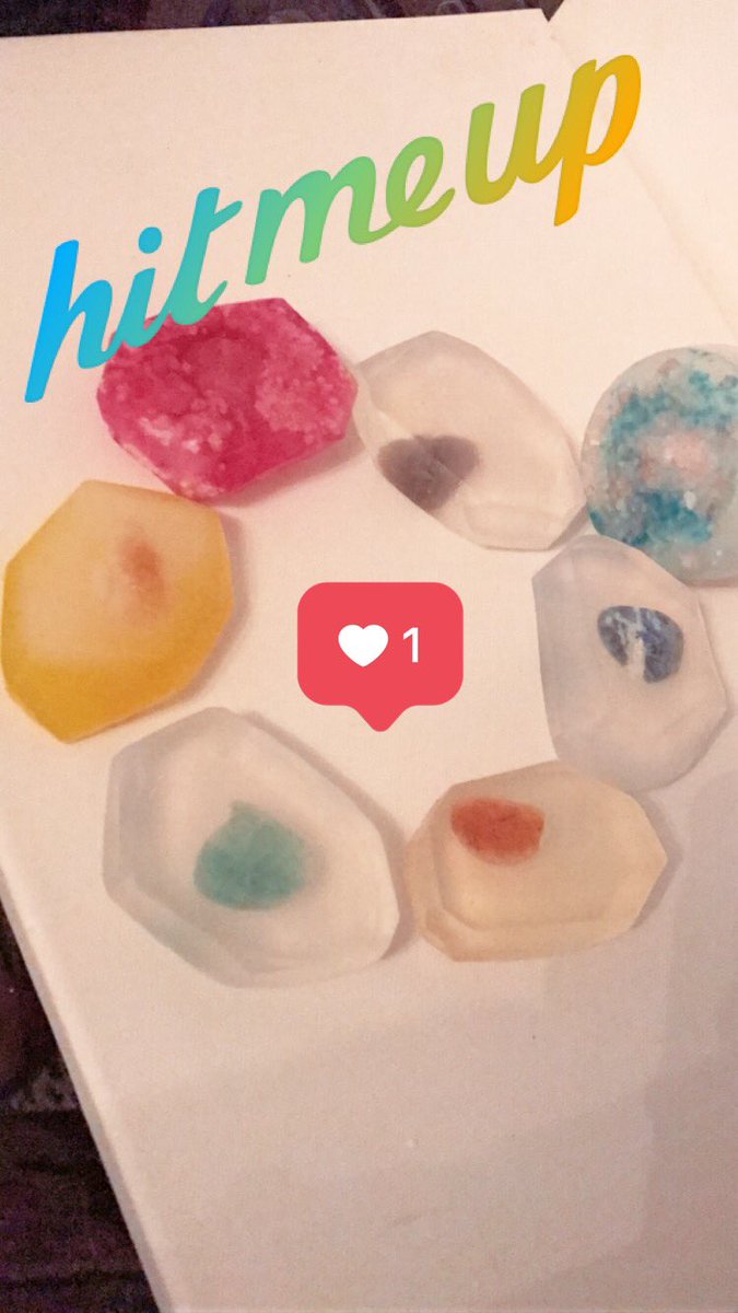 crystalh3aling1's tweet photo. Literally start your week fresh #crystalsoaps #MondayMotivation #cantstopwontstop #crystalhealing #Oscars2018 #love #bathroomselfie #fresh #healing https://t.co/DBKS6TEizr