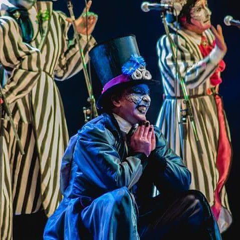 MomolandiaMurga's tweet photo. Hoy cumple el, uno de los mejores directores de carnaval y aún mejor persona,  tremendo compañero, de esos que suman al grupo yendo siempre para adelante. Feliz cumpleaños Martin Angiolini, lo mejor para vos hoy y siempre! @mangio2005 https://t.co/zM2x27zfaG