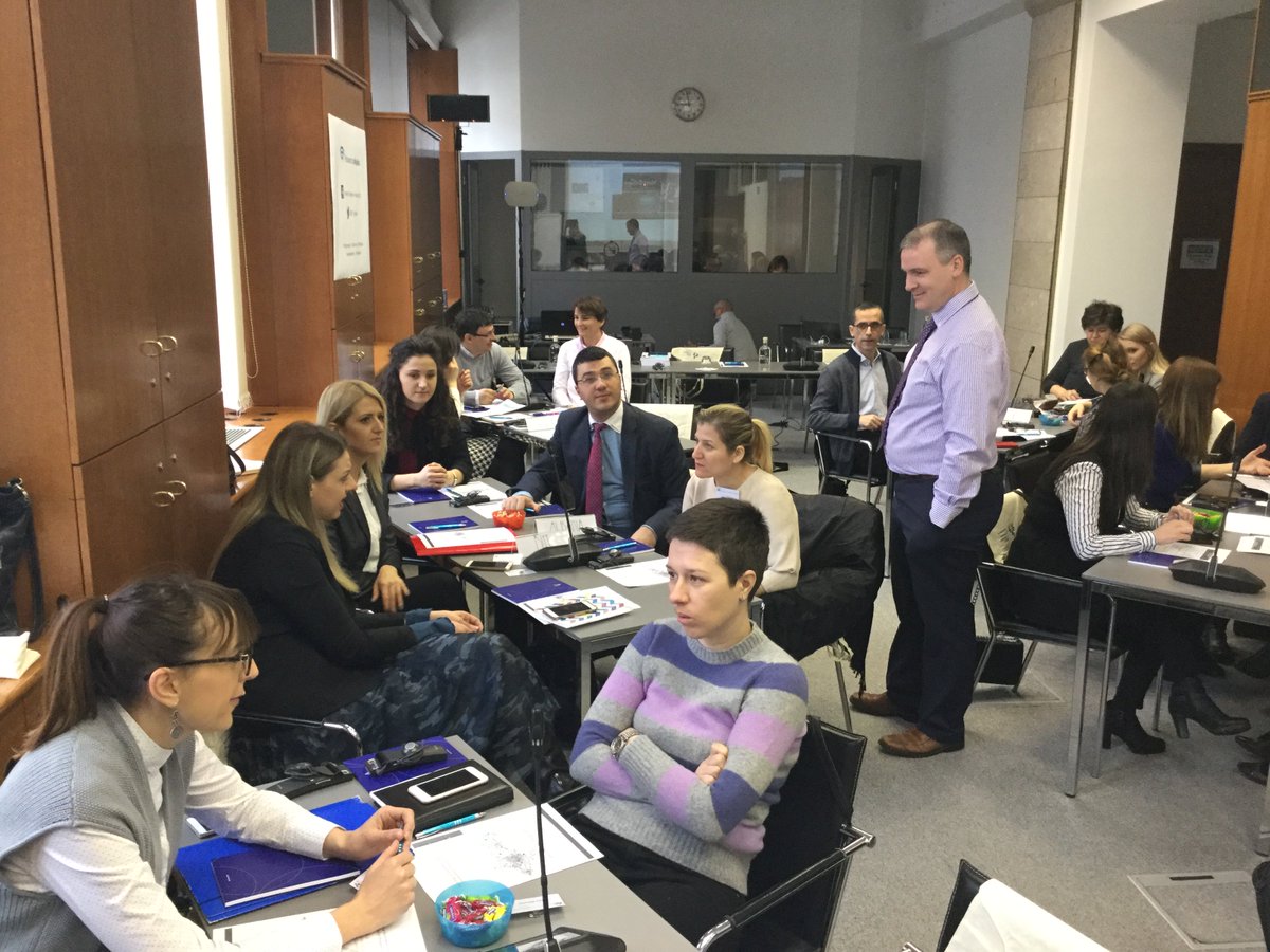 lautar_ziva's tweet image. Warming up and getting to know each other @CEF_Ljubljana #GFS #CEFlearning