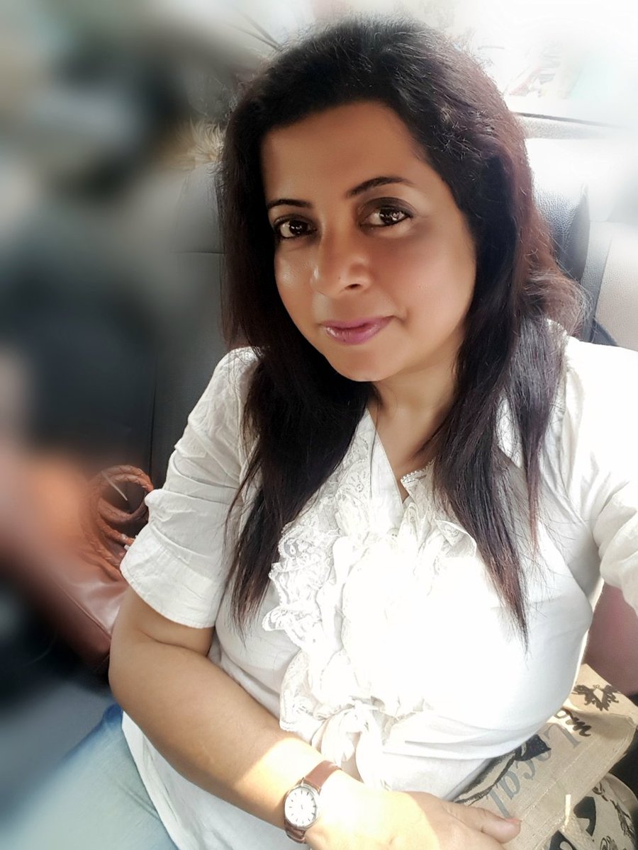 arpita_dg's tweet photo. Monday Morning.. all natural. #Cotton #Jute #white 🌼🍃 https://t.co/3SOwZkjoPd