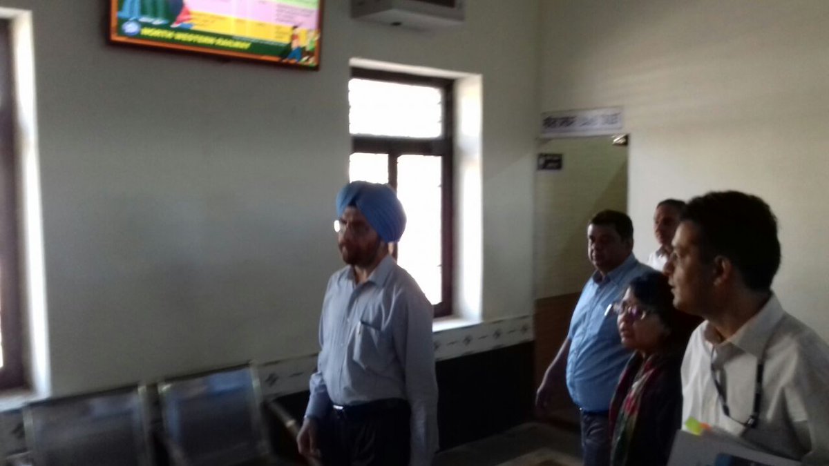 DespLnk's tweet photo. Inspected  Waiting hall at Alwar station with @GMNWRailway and took information about the Alwar-Bandikui doubling project during annual inspection of Alwar- Jaipur Section. https://t.co/ICRwbtAcyj