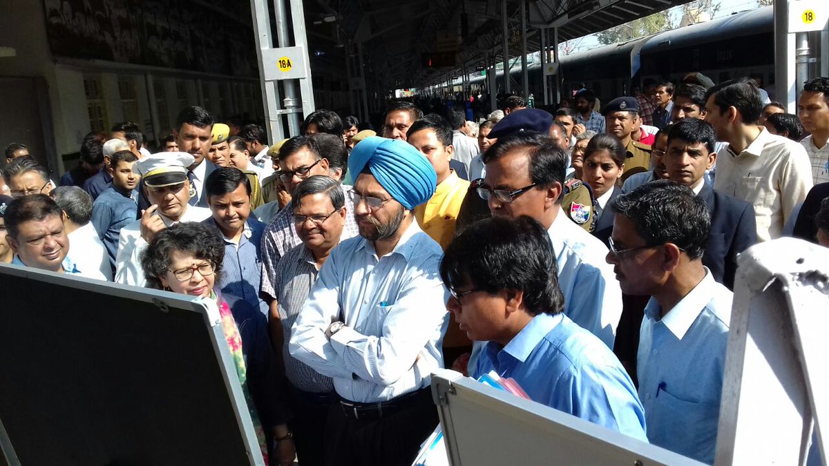 DespLnk's tweet photo. Inspected  Waiting hall at Alwar station with @GMNWRailway and took information about the Alwar-Bandikui doubling project during annual inspection of Alwar- Jaipur Section. https://t.co/ICRwbtAcyj