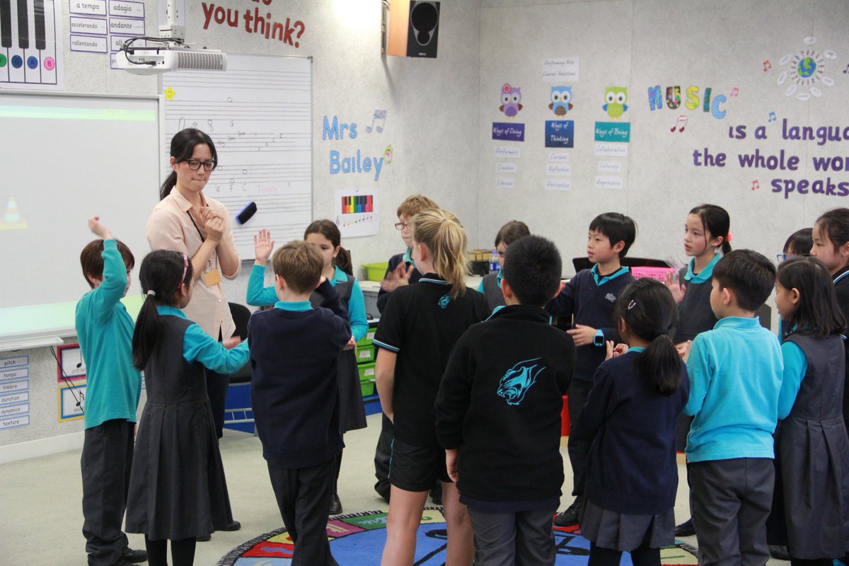 NAISPudong's tweet image. Year 4 enjoyed their #Music Lesson with our special #guest Andrea Lee last week!
Ms Lee is our NAIS Pudong #Juilliard curriculum #specialist. During her visit she worked with our #PerformingArts department and some our of students during her 2 day trip.