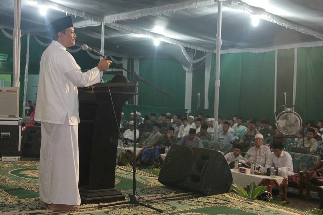 GusIpul_ID's tweet photo. Indonesia merdeka tidak lepas dari peran Kiai dan Ulama. Pesantren selalu menjadi garda terdepan untuk memperkokoh semangat Aswaja dan Nasionalisme. Santri itu  selalu pro - rakyat dan pro - umat.

Kabeh Sedulur Kabeh Makmur

#Gusipul
#MbakPuti #pilgubjatim2018  #KabehSedulur https://t.co/YEdUv087wZ