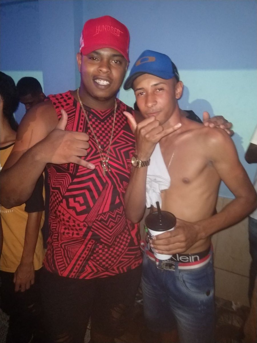 23FXP7's tweet photo. Emi-u Emi-u Mumu mumu 🎶🎶 Representou mlk bom ! #PiscinasBar
@DjMumudoTuiutii https://t.co/bHLwch4r28