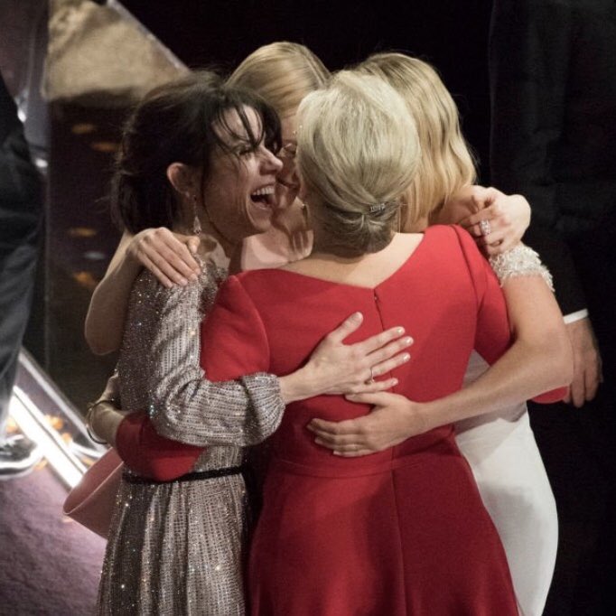 badpostmargots's tweet photo. These photos of Margot Robbie, Saoirse Ronan, Sally Hawkins and Meryl Streep hugging during Frances McDormand’s speech are so beautiful. #Oscars https://t.co/oMIr7h7VjG