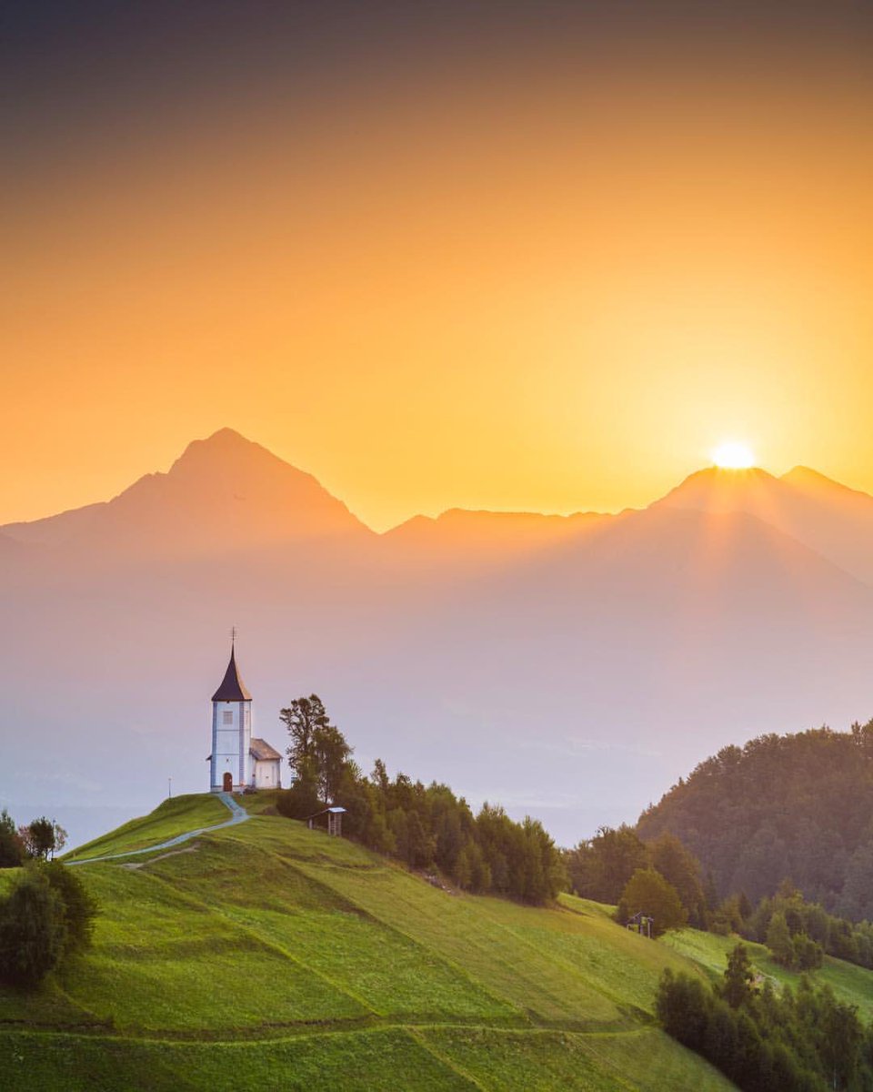 PicPublic's tweet photo. Goodmorning
Wish a successful week to all friends

Jamnik, Slovenia https://t.co/tqJ0nzjbN9