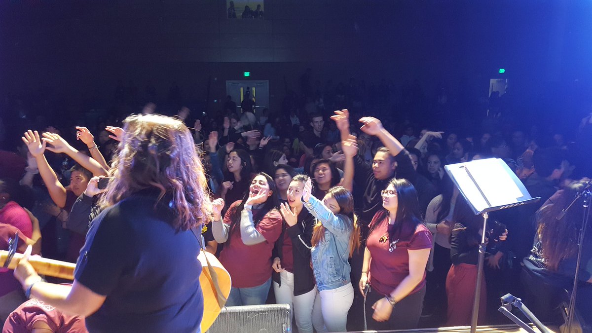 EmmausBlvd's tweet photo. A privilege to pray, play, &amp; sing with &amp; for @GSYMSanDiego @SanRafaelYouth @OLMCYouthPQ  We continue to pray for each of you. May God be with you. https://t.co/oVYJgTXslF