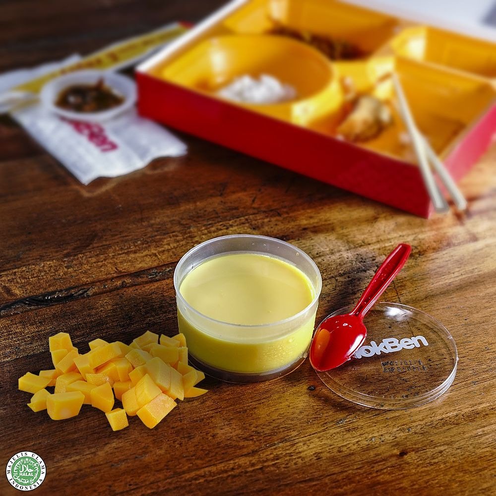 HokBen's tweet photo. This soft pudding have smooth and delicious taste of mango, it is your perfect desert after having Hoka Suka.
#HokBen #softpudding #mangoPudding #Desert #HokaSuka #foodlover #culinary #foodies #kuliner #japanesefood #IndonesiaFood #delicious #Lunch #Dinner #sambalindonesia https://t.co/4QpAuprEb1