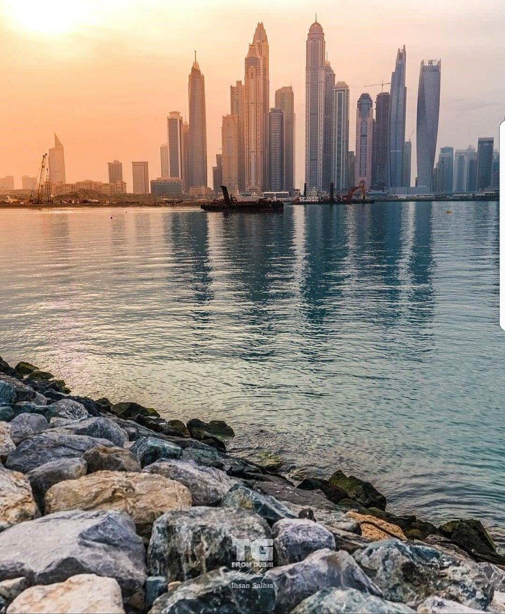 hobbitdubai's tweet photo. Good morning Dubai.....Good morning World ๐ท taken by @tgfromdubai #dubaimarina #skyscrapers #cayantower #yacht #beautiful #icon #destinationmydubai #mydubai #dubai #worldtravelicious #unitedarabemirates #travel #holiday #luxury #sea #sunrise #princesstower #picsdubai #visitdubai https://t.co/7zaUXTspVM