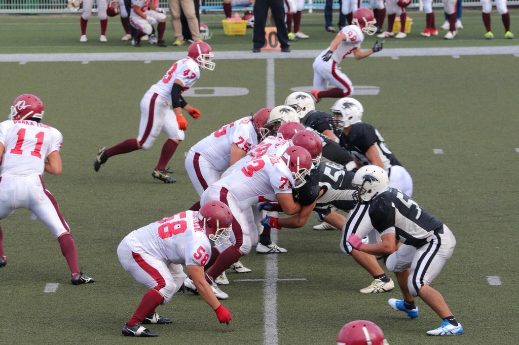 公式 関西外国語大学アメリカンフットボール部lynx A Twitteren 続きましてディフェンス ポジション紹介 ディフェンスライン Dlと呼ばれるこのポジション ｏｌに負けない パワー 相手の動きを封じる スピード これらを最前線で相手のプレーを封じます