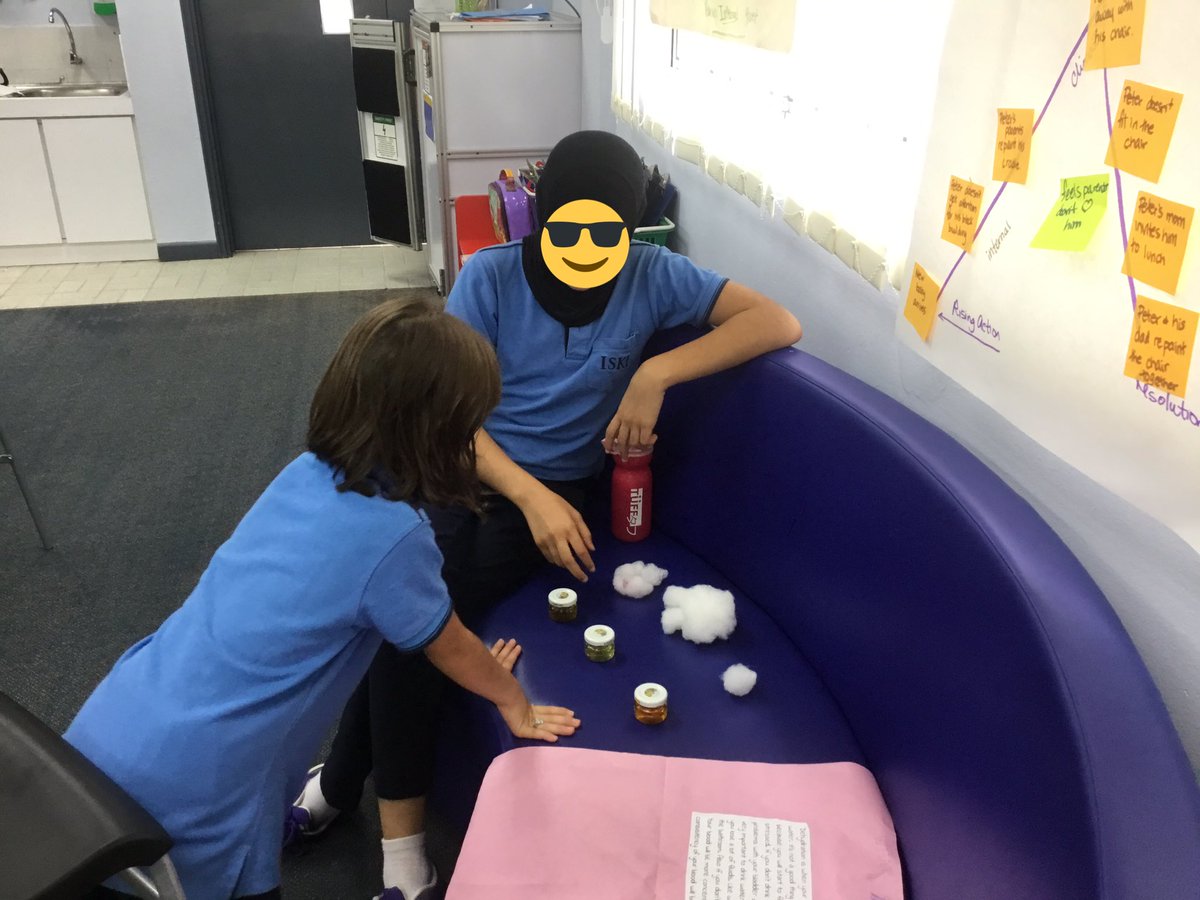 Elyabdrahman's tweet photo. Thank you 5JV @JvincentISKL reading buddies for sharing your science project on the human body systems. What a great way to extend the second graders' learning on healthy choices! #ISKLGR2 https://t.co/FKMMMgPmKP