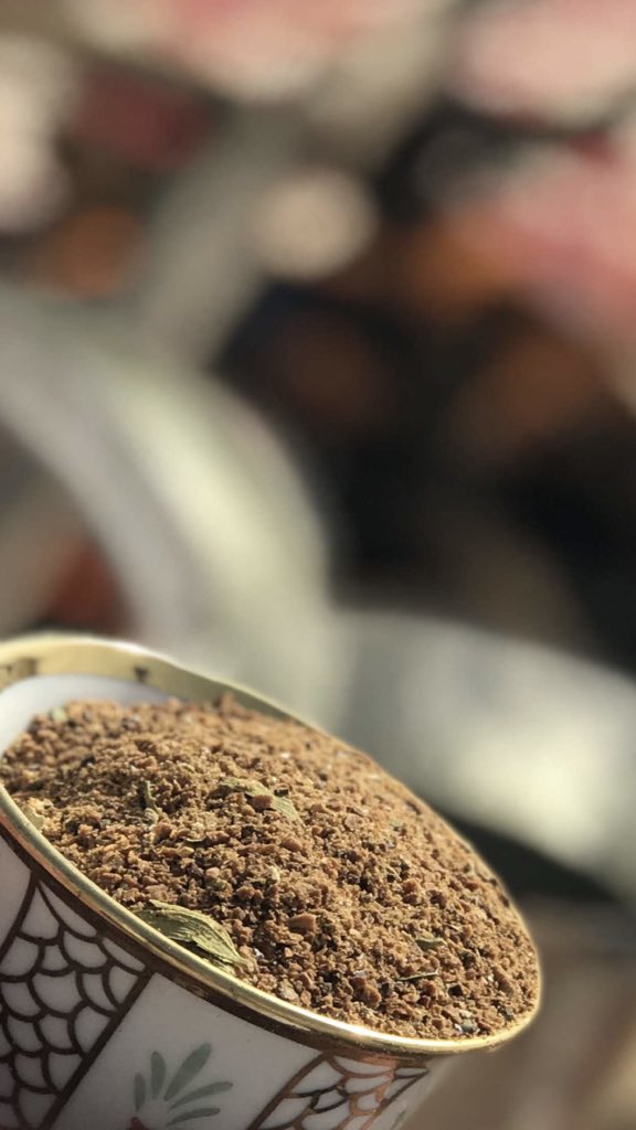 اللهم لاتحرمنا لذة القهوة ورائحة الهيل 🙏🏼