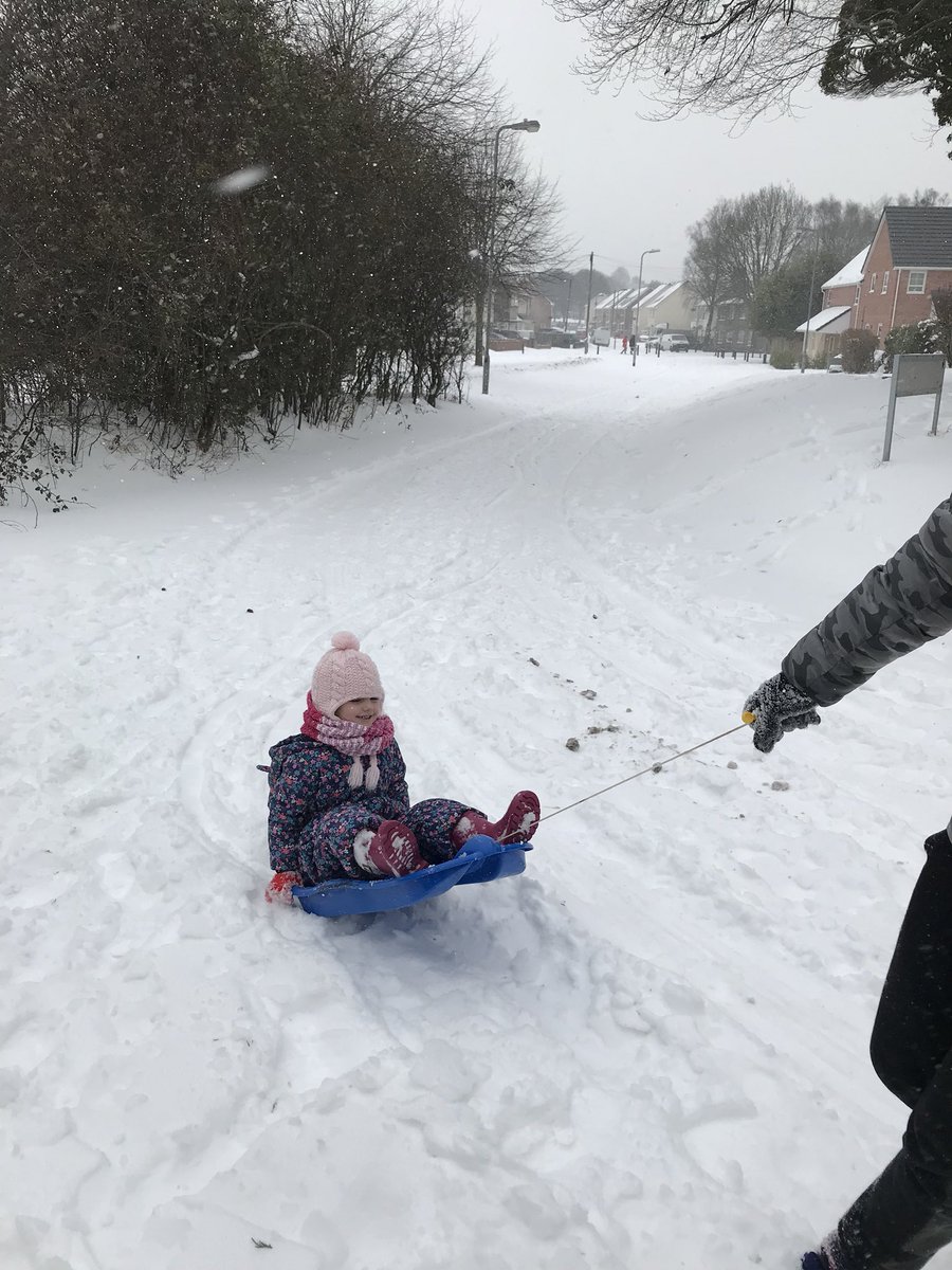 Harper-Rae enjoying the snow #gwenfosnowdays <a href="/GwenfoCWPrimary/">Gwenfo CW Primary</a>