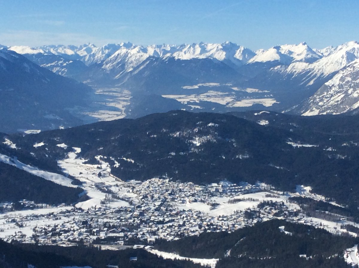 Seefeld_ski's tweet photo. Good morning everyone, it looks like it’s going to be another glorious day! Check out the viewing platform at the top of the Seefelderhof Jochbahn for some great views. Accessible to skiers and non skiers. https://t.co/yrPm6ZJjYX