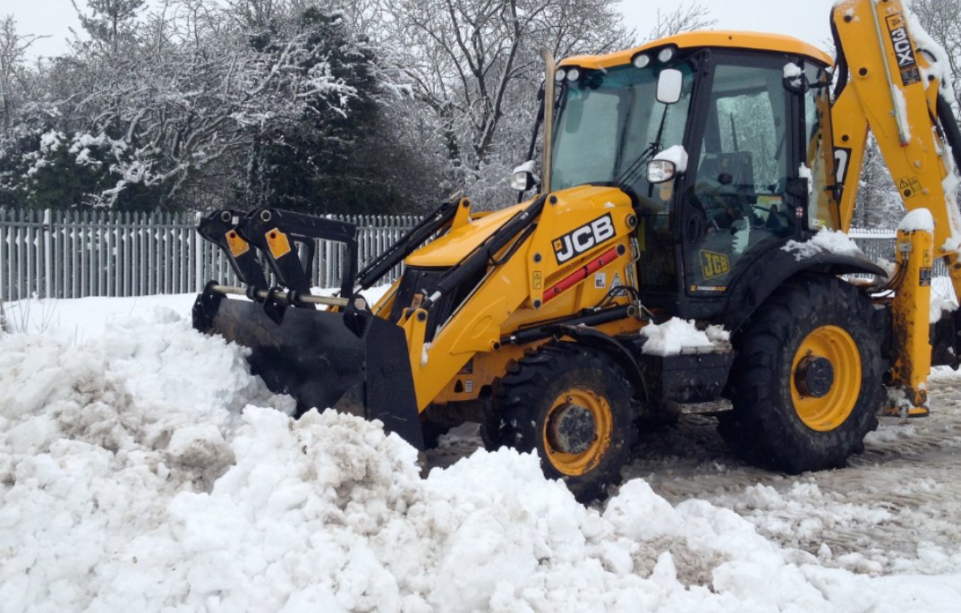 Услуги аренды трактора экскаватора погрузчика в Раменском районе