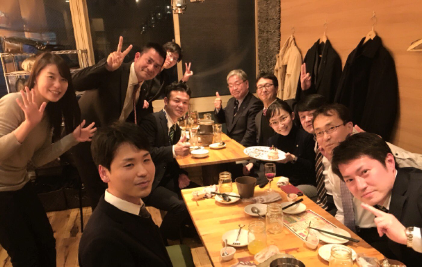 株式会社鶴見製作所 採用チーム 先日 人事部で親睦会を行いました みんなでワイワイ ビア缶チキンを食べました Tsurumi Pump 人事 ビア缶チキン 京橋 T Co Z5p6ubxbcn Twitter