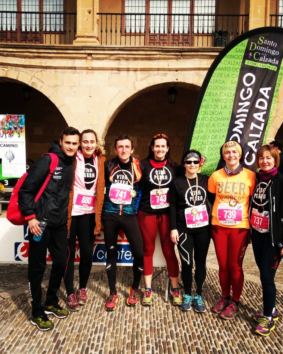 Clubvidaperra's tweet photo. Nuestros chicas y chicos disfrutando ayer de la carrera de la #mediadelcamino y con un superpodium en su categoría de #aurora
Gracias a la organización @maratonrioja por el trato estupendo https://t.co/u9Z8WrIf00