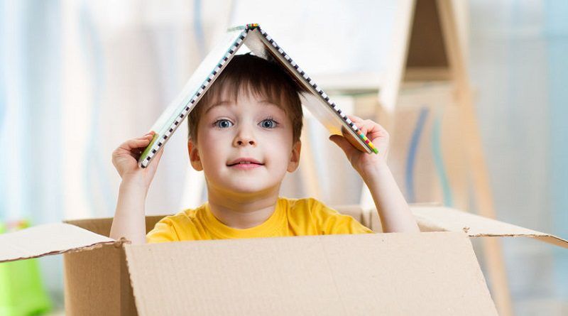 ParentaTraining's tweet image. Guest author @tamsingrimmer explores children's social and dramatic play in her latest article...Lights, Camera, Action! buff.ly/2oH8tKV