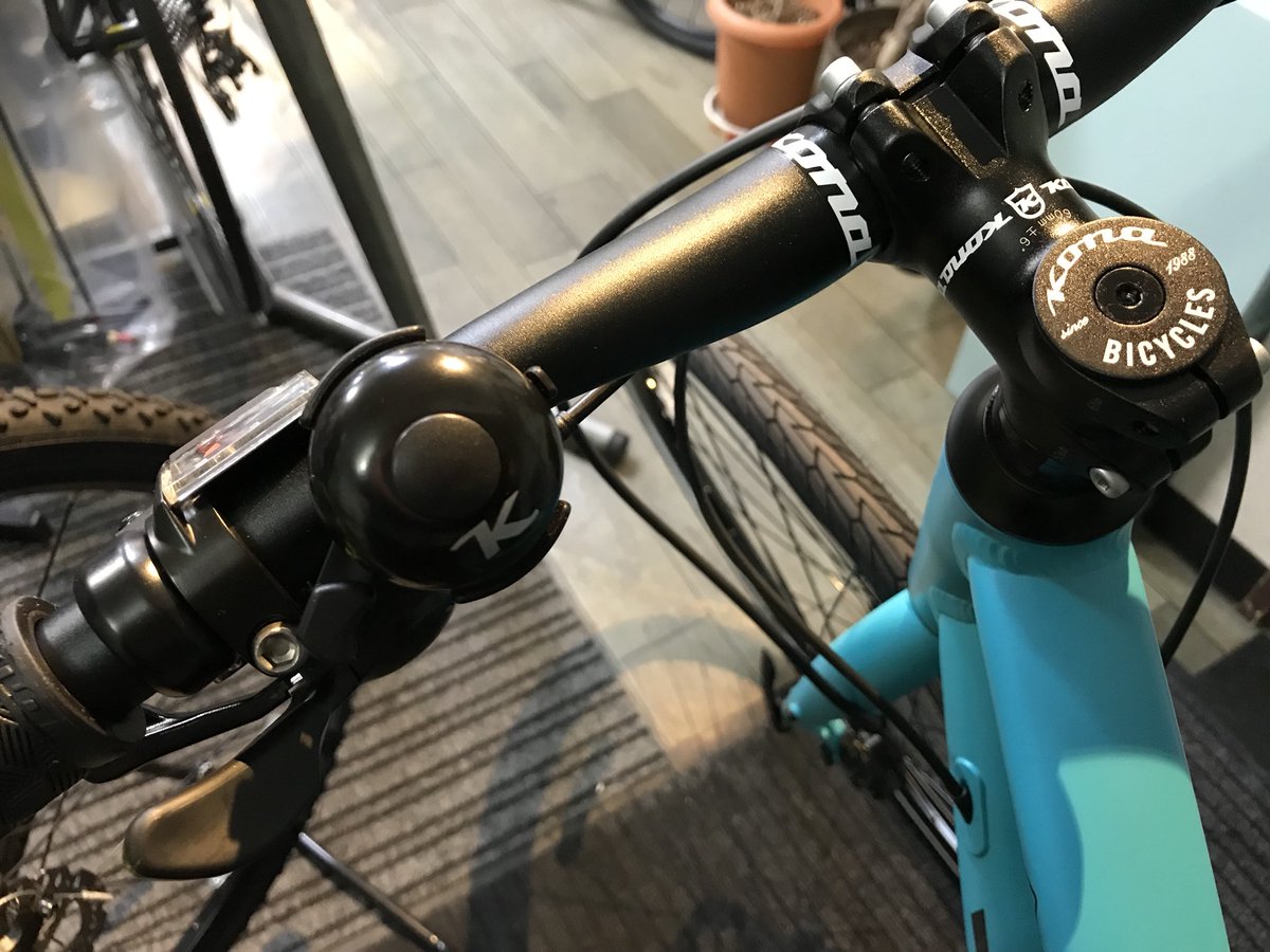 ActiveCycle884's tweet photo. スポーツサイクルではベル��ついてこないメーカーもあるのにKONAはオリジナルKマーク入りベルがついてます。 https://t.co/z3hHlxwf00