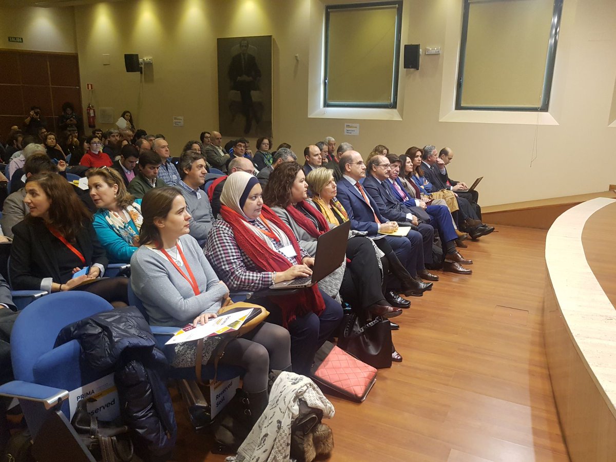 JuntaSevilla's tweet photo. La delegada de la @JuntaSevilla, María Esther Gil, asiste a la inauguración de las jornadas #Prima2018 Crue Cup en la que interviene el consejero de @EconomiaAND, Antonio Ramírez de Arellano @ARdeArellano https://t.co/7ynX4jLurO