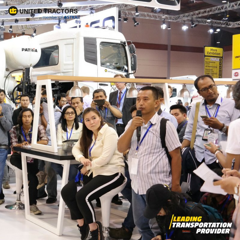 unitedtractors's tweet photo. United Tractors turut meramaikan pameran Gaikindo Indonesia International Commercial Vehicle 2018 yang diselenggarakan pada tanggal 1-4 Maret 2018, di JCC Senayan.
#unitedtractors
#leadingtransportationprovider
#GIICOMVEC https://t.co/8Un4FHi3A8