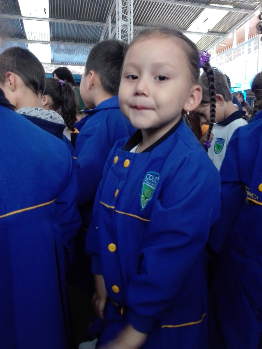 beadepdf213's tweet photo. Su primer día de clase de mis cachorros
4° básico
Pre-kinder 
#miprimerdiadeclasesmg
Saludos a todos!!! https://t.co/qtXSI1mIXb