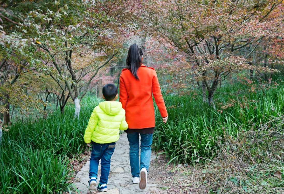 TOPublicHealth's tweet photo. DYK: Being active can reduce your risk of type 2 diabetes? Check out one of the City's many walking trails for a fun and free way to get active: https://t.co/8IX9BvFaUX #PreventDiabetes https://t.co/VxE8VQwnzh