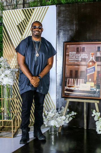 iROKOXsquad's tweet photo. On Saturday night, Richard Mofe Damijo was joined by industry colleagues, friends and close allies to celebrate a stellar career which has transcended performing arts, politics and entrepreneurship. https://t.co/0QdGMB6JIb