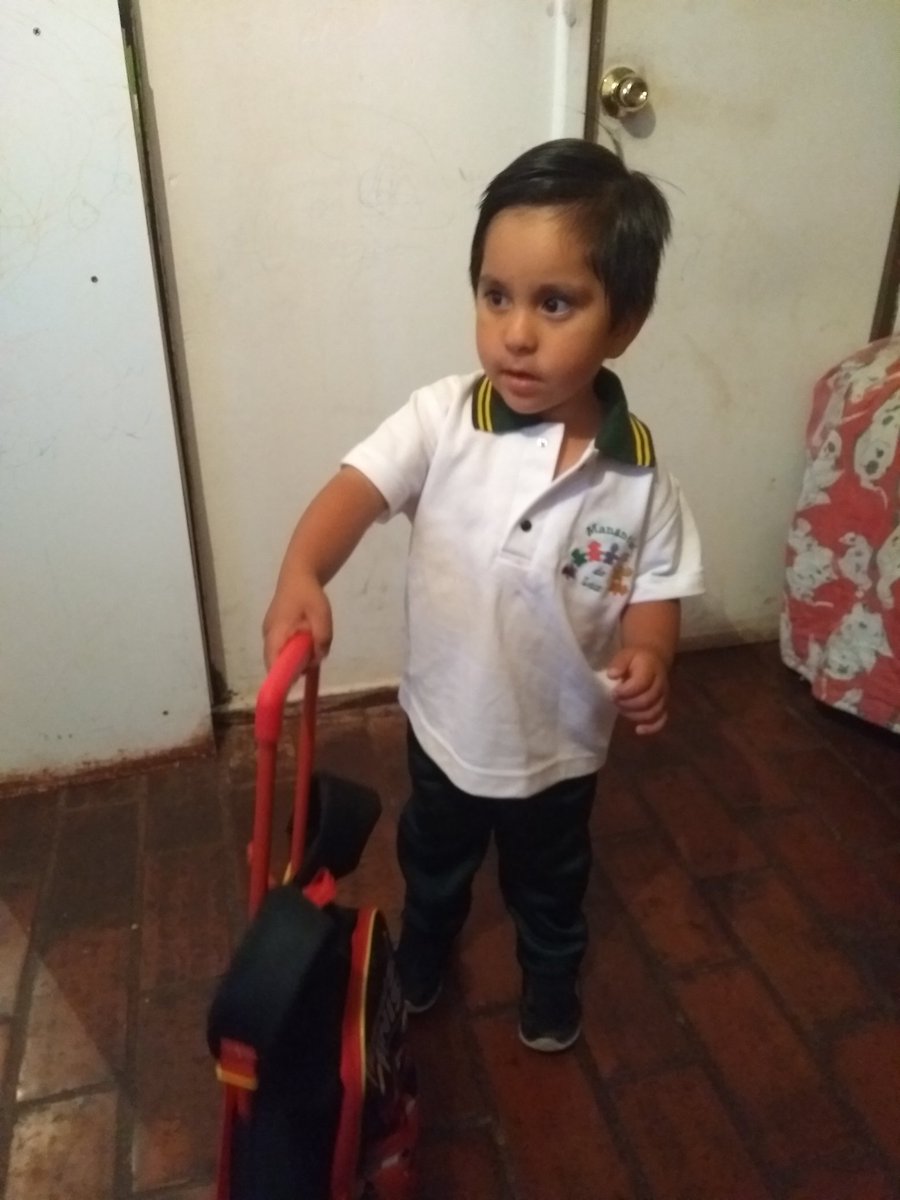 #MiPrimerDiaDeClasesMG mi hermoso hermano toda chochaaa <3