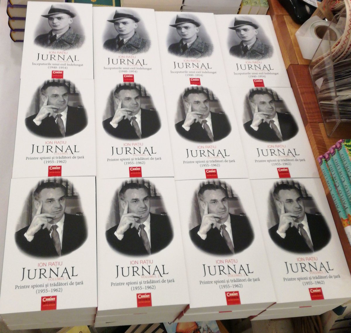 EdCorintAlice's tweet image. Pe 23 Februarie 2018 Editura Corint a lansat Volumul II din seria Jurnal - Printre spioni și trădători debțară (1955-1962) de Ion Rațiu, apărut în colecția Corint Istorie Autori Români. Evenimentul a avut loc la libraria Humanitas Cișmigiu. 

edituracorint.ro/ion-ratiu-jurn…

#ionratiu