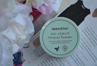 Pink_Frenzy's tweet image. This is wonderful powder to set my foundation! Perfect for oily skin! goo.gl/kJh5vD

#Innisfree #kbeauty #finishingpowder #settingpowder #makeup #review #makeuplover #makeupaddict #beauty #beautyreview #beautylover #beautyaddict #bbloggers #beautyjunkies