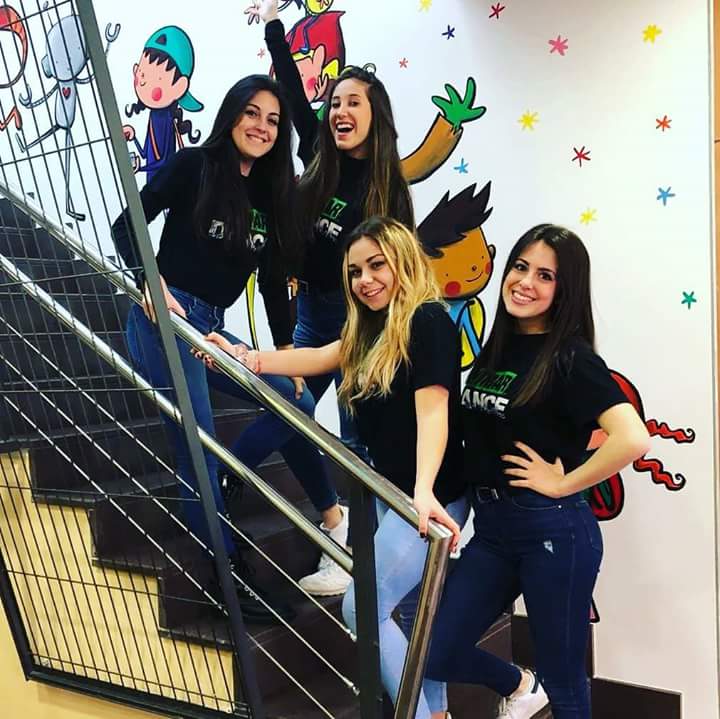 PitarchsEvents's tweet image. El sábado 3 marzo nuestras chicas pitarchs en la jornada de puertas abiertas de l' #escolautmar #monitoras #animacioninfantil @EscolaUtmar